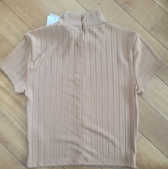 Forever 21 Ribbed Mock Neck Short Sleeve Top Copper Size S NWT - Picture 2 of 2